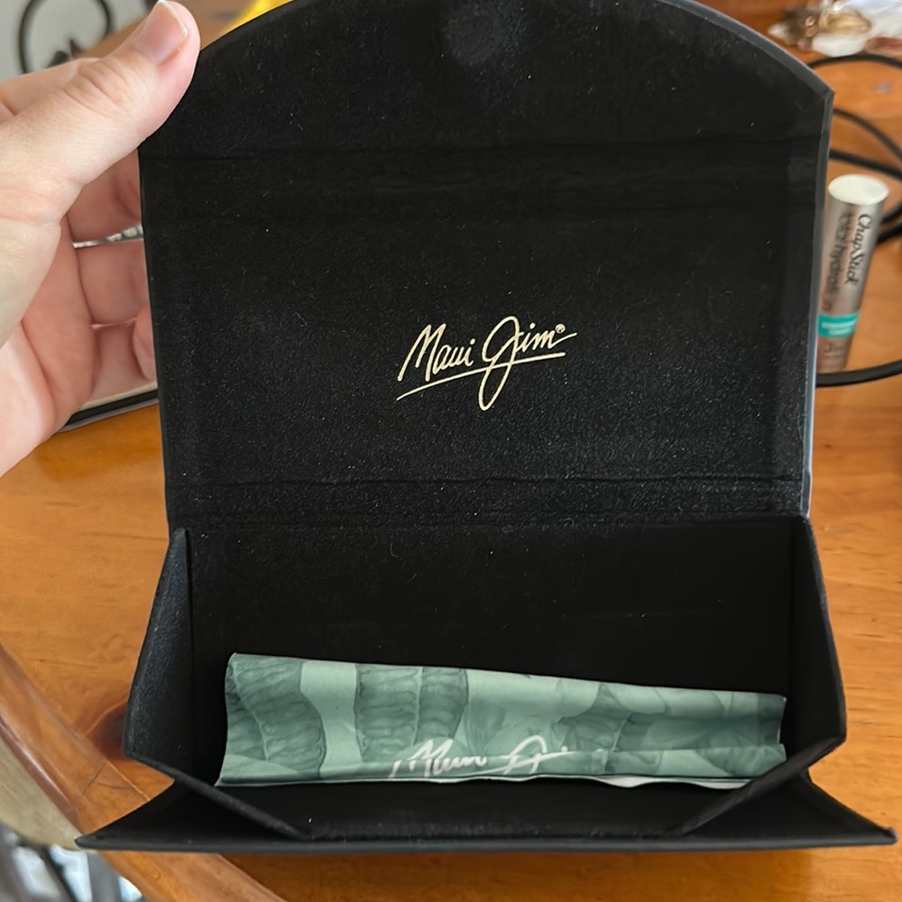 Maui Jim Case with Cloth